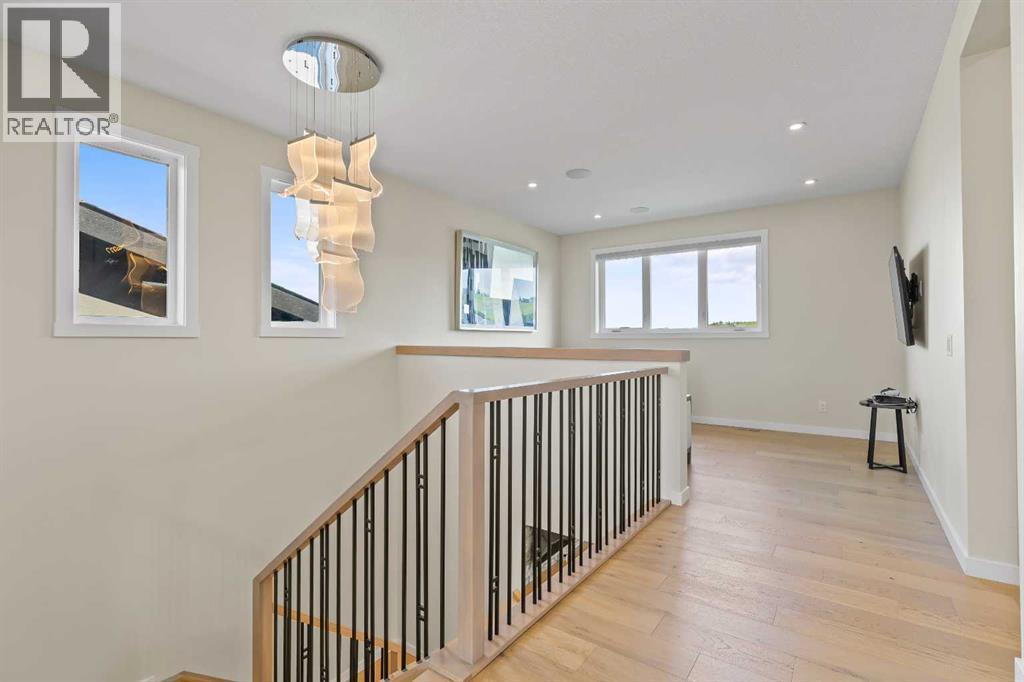 1104 Cranbrook Gardens SE - 16