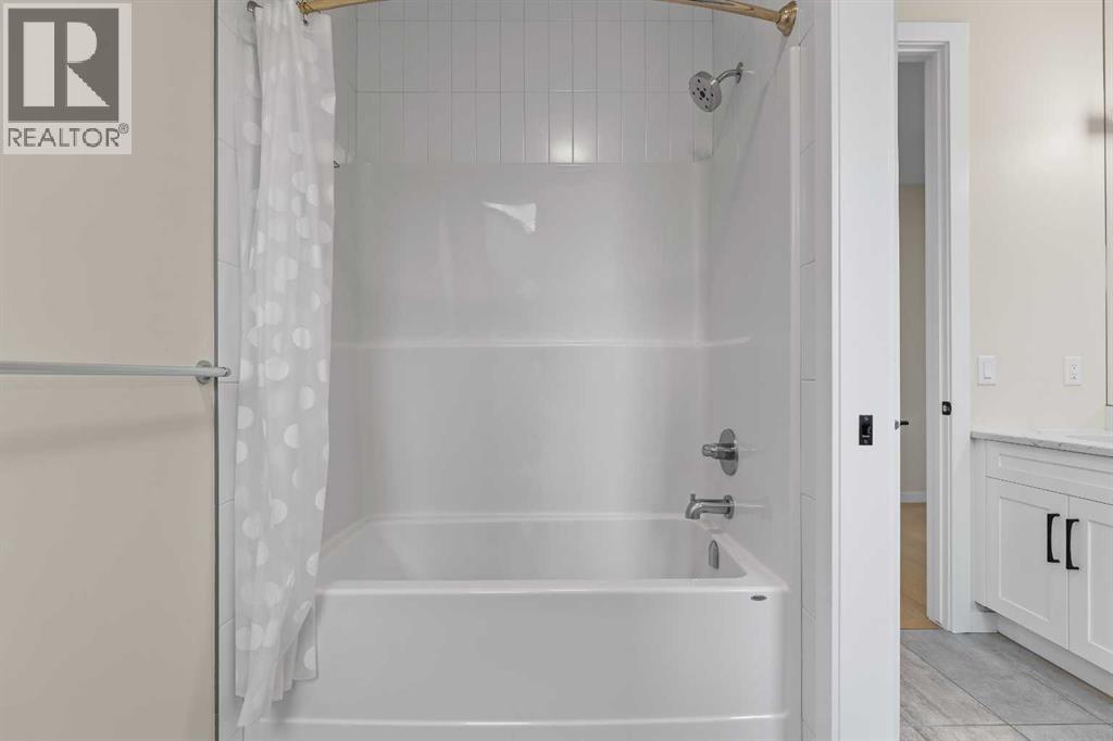1104 Cranbrook Gardens SE - 24