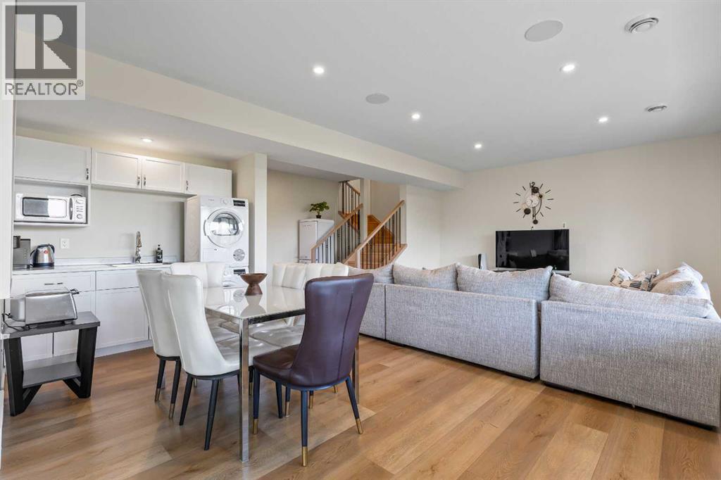 1104 Cranbrook Gardens SE - 30