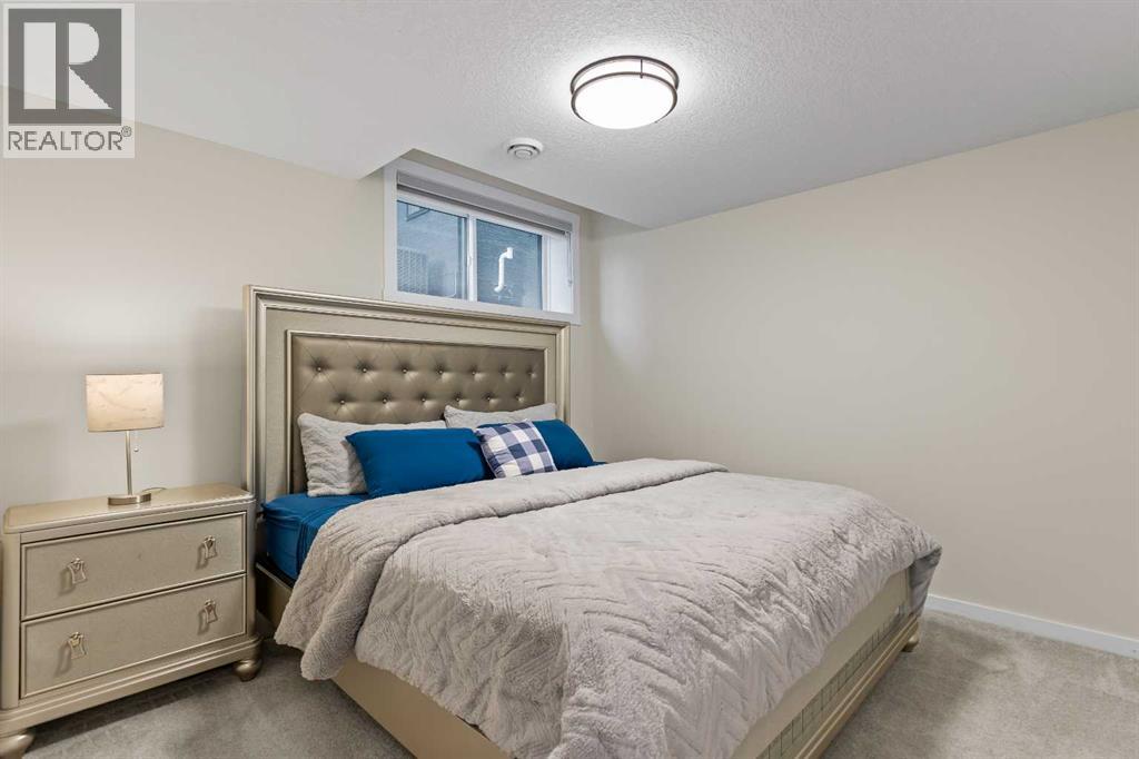 1104 Cranbrook Gardens SE - 32