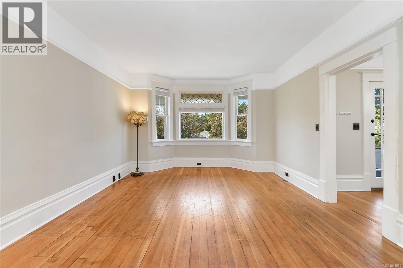 1597 Monterey Ave - 10