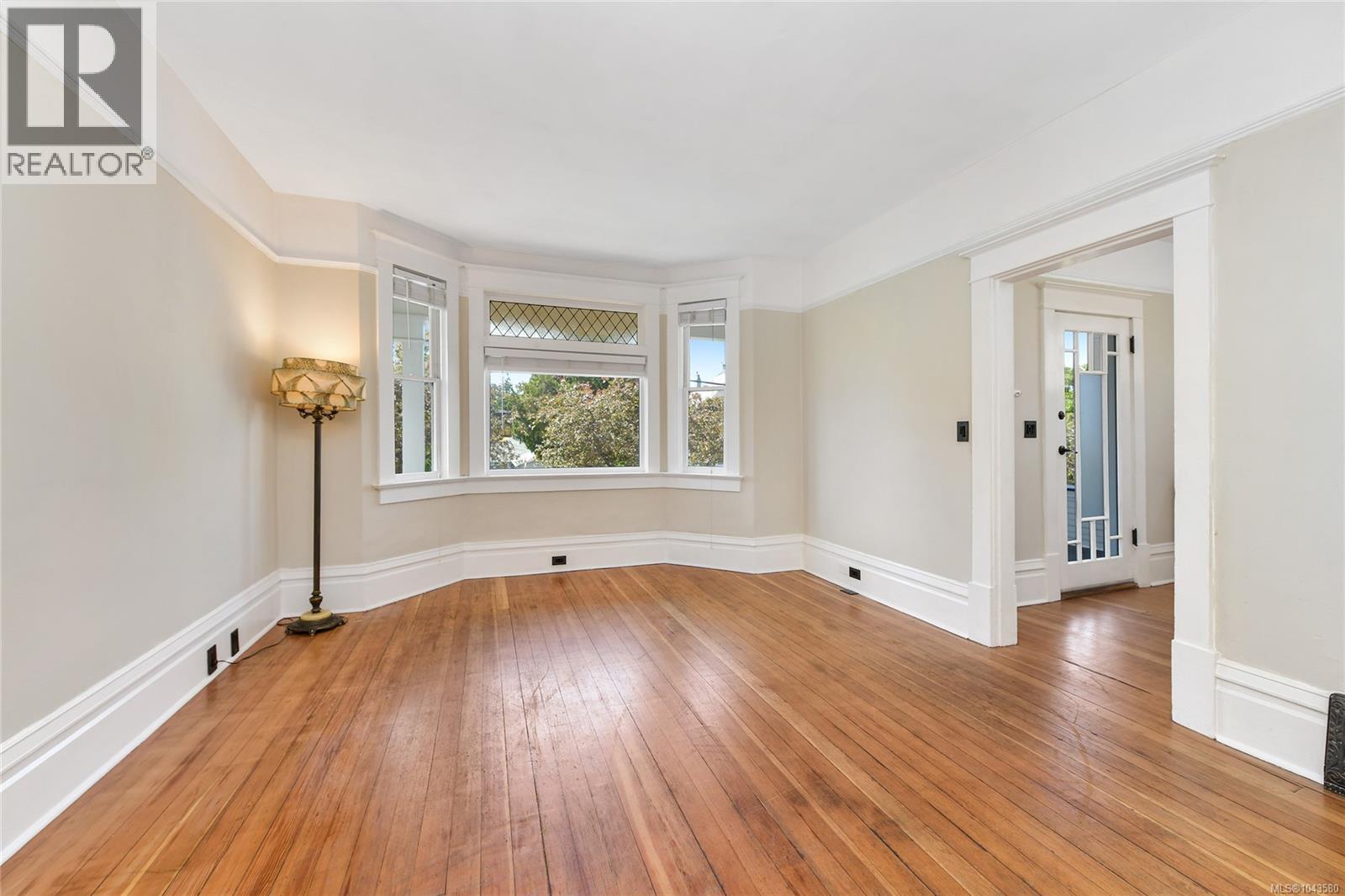 1597 Monterey Ave - 11