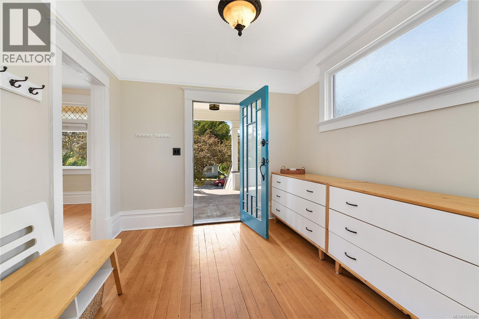 1597 Monterey Ave - 12
