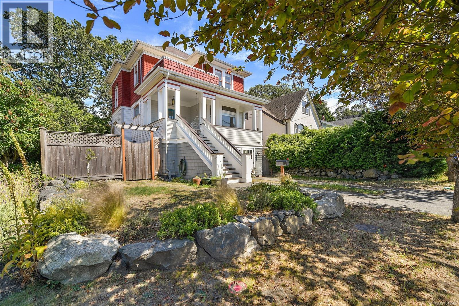 1597 Monterey Ave - 35