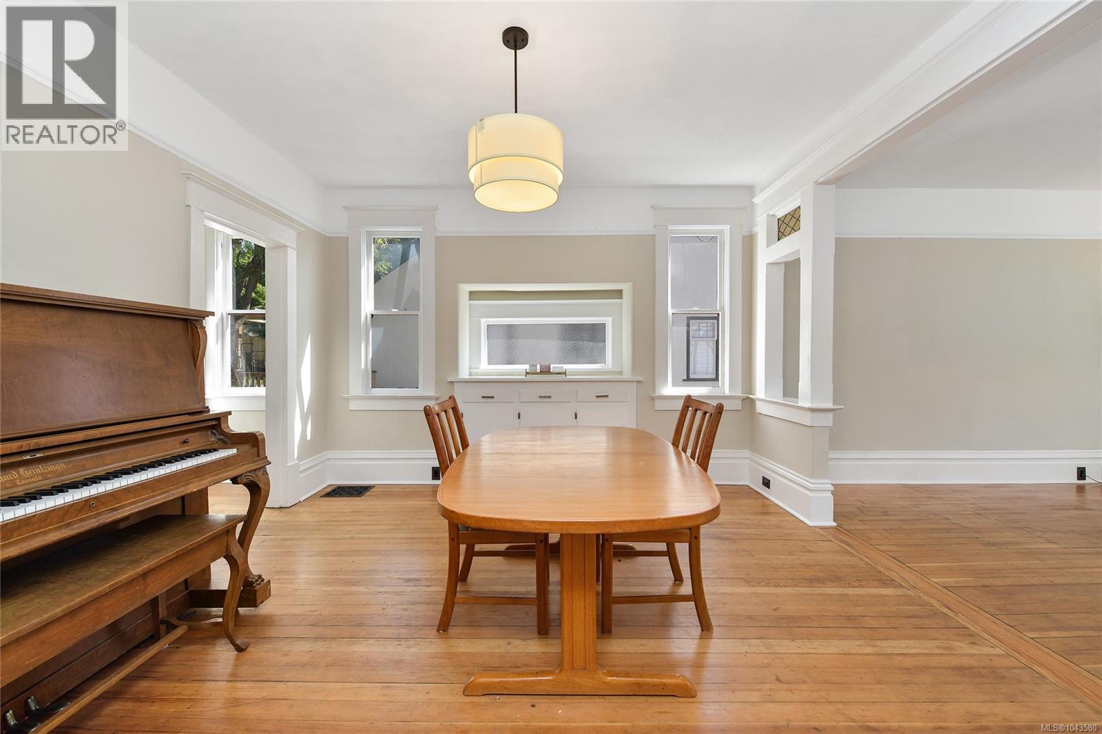 1597 Monterey Ave - 7