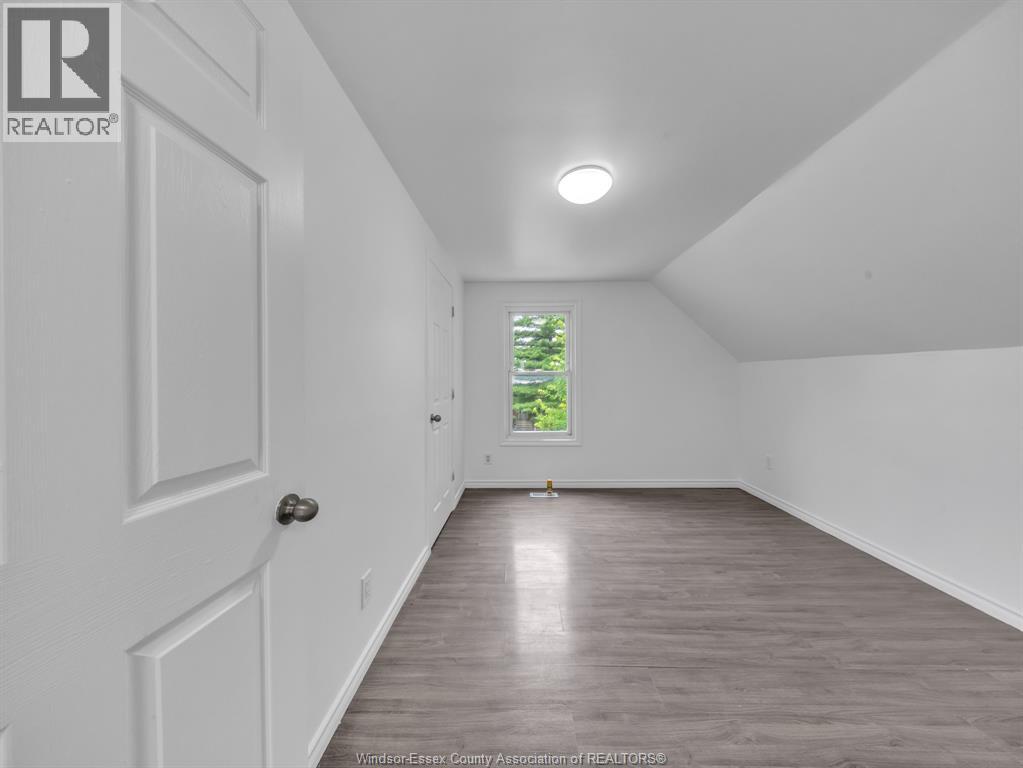 1096 HALL - 21
