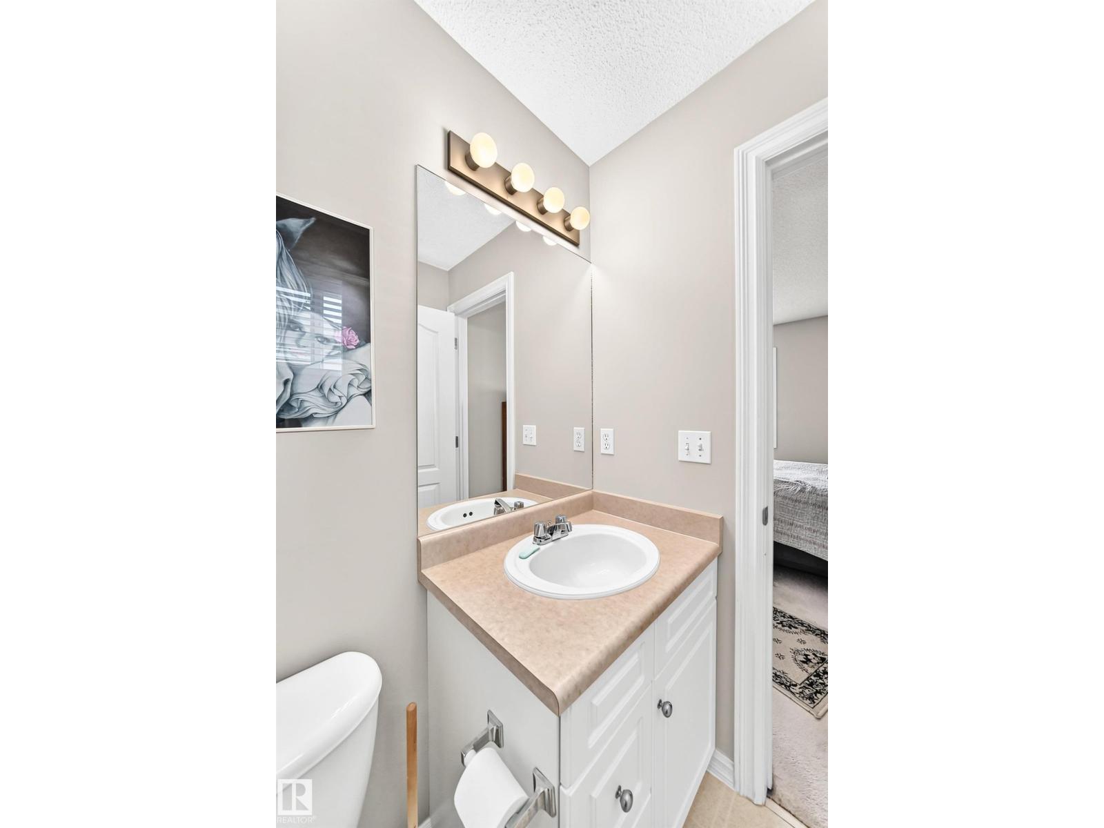 3226 30 AV NW - 23