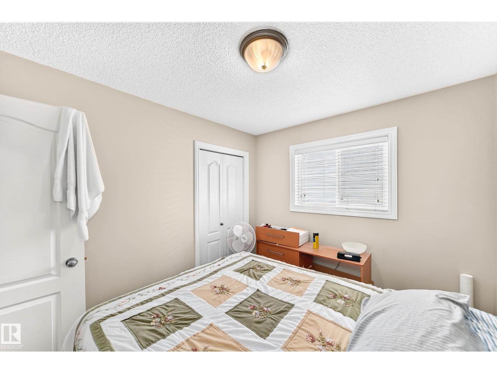 3226 30 AV NW - 26