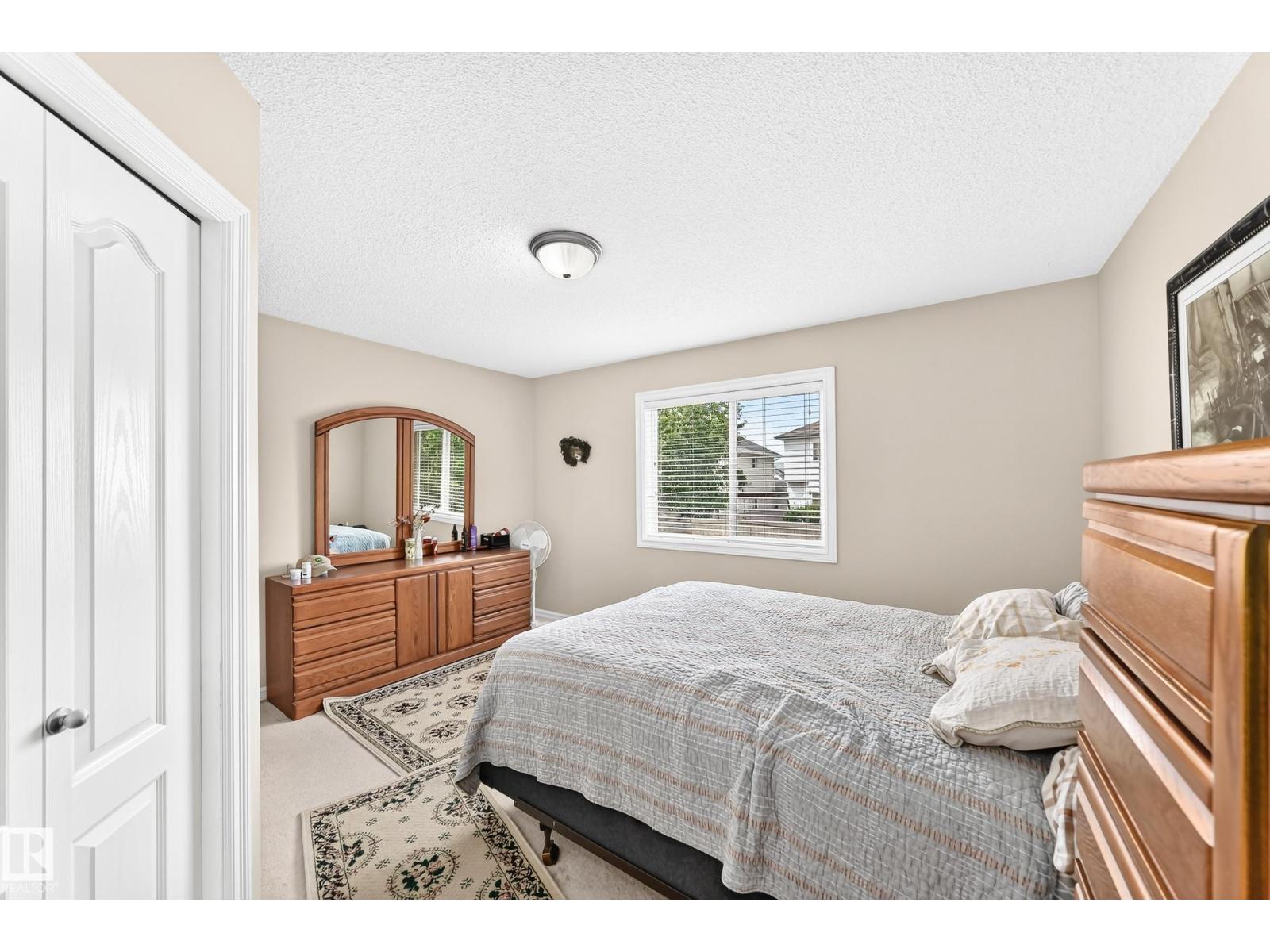 3226 30 AV NW - 18
