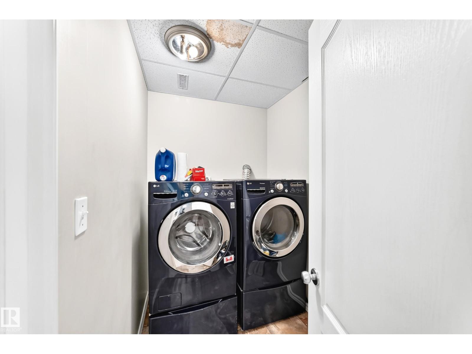 3226 30 AV NW - 43
