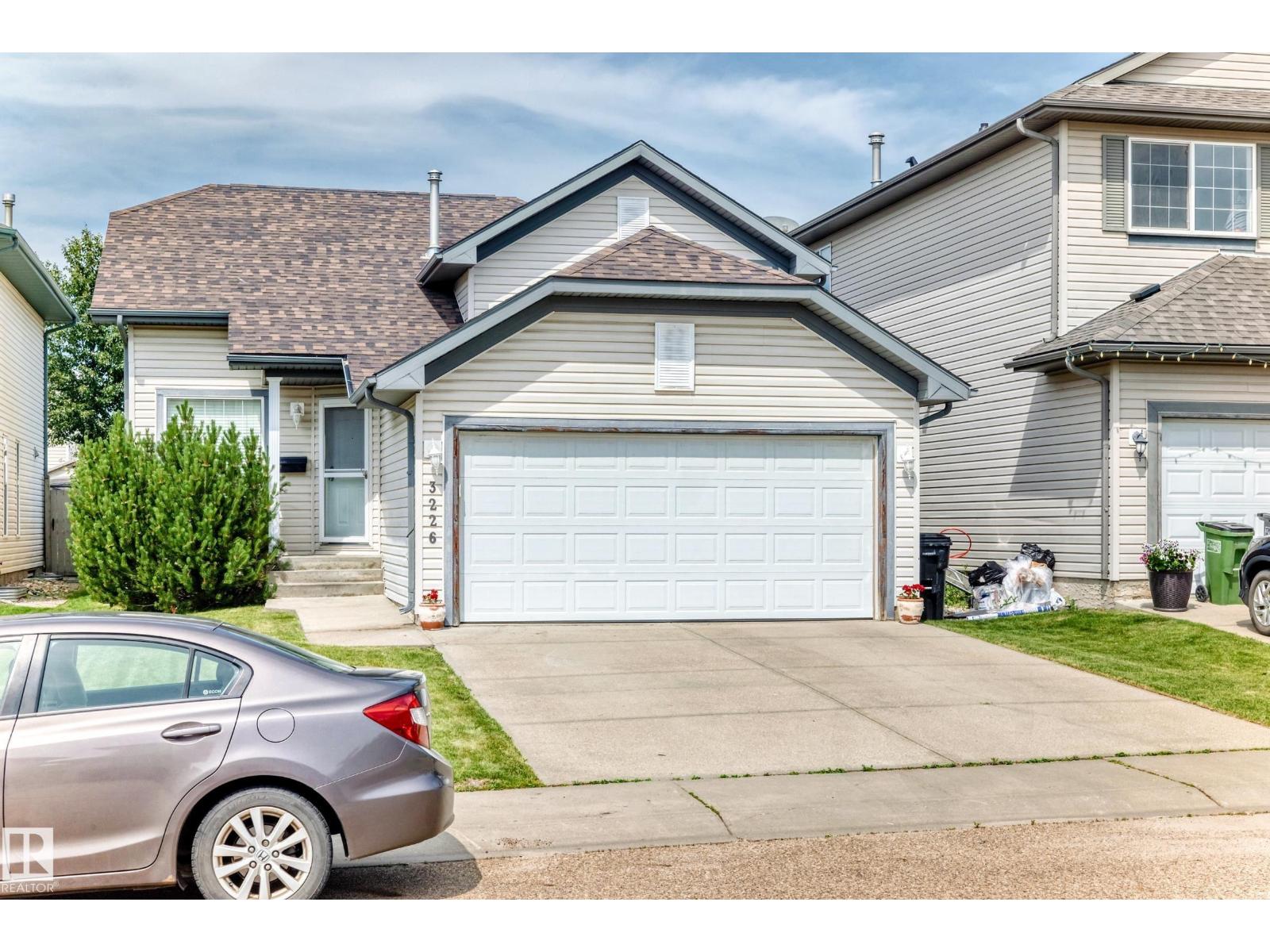 3226 30 AV NW - 1