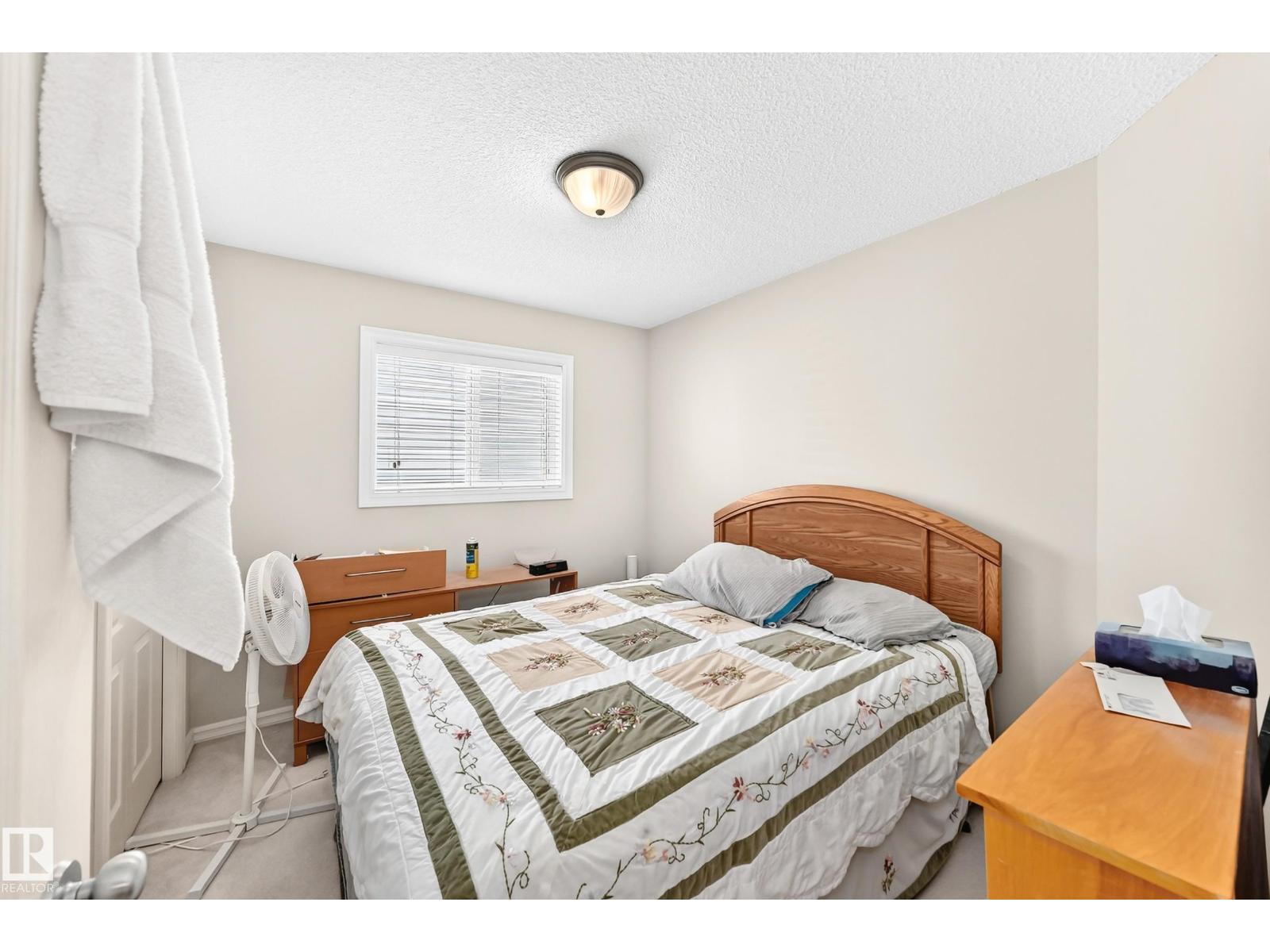 3226 30 AV NW - 25