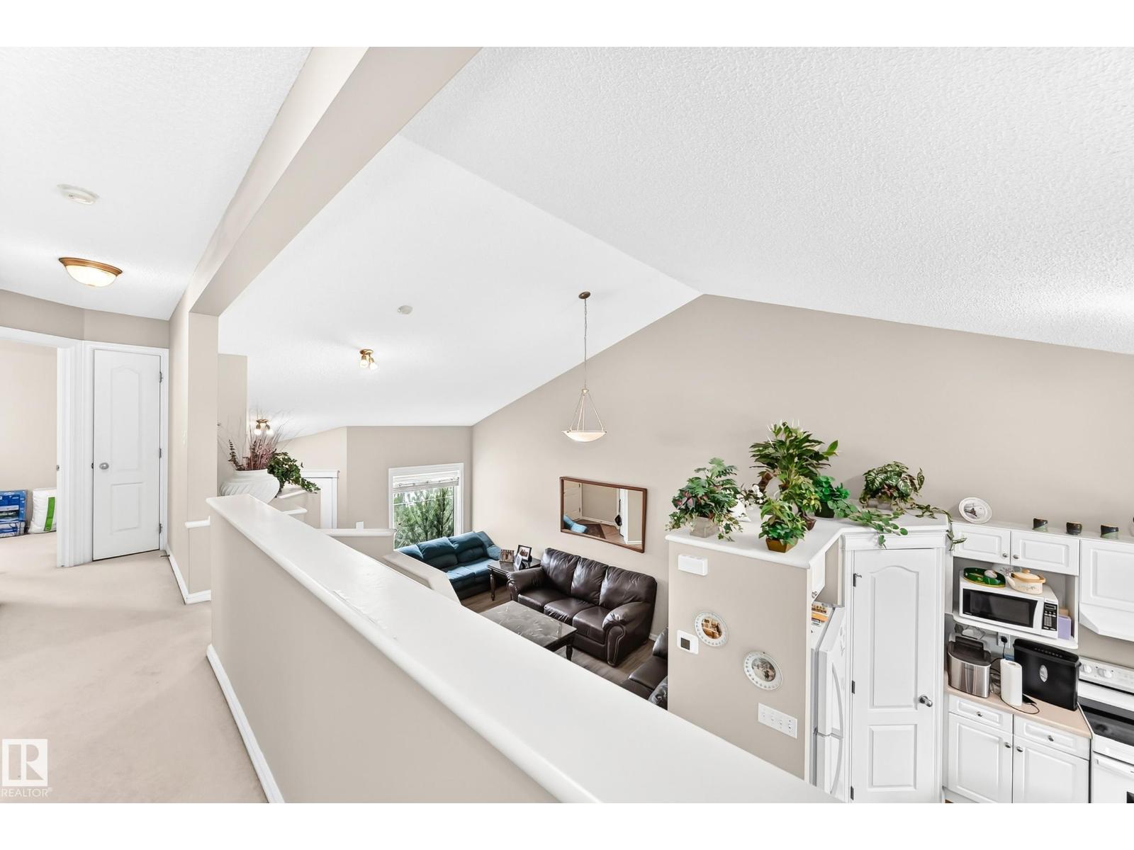 3226 30 AV NW - 35