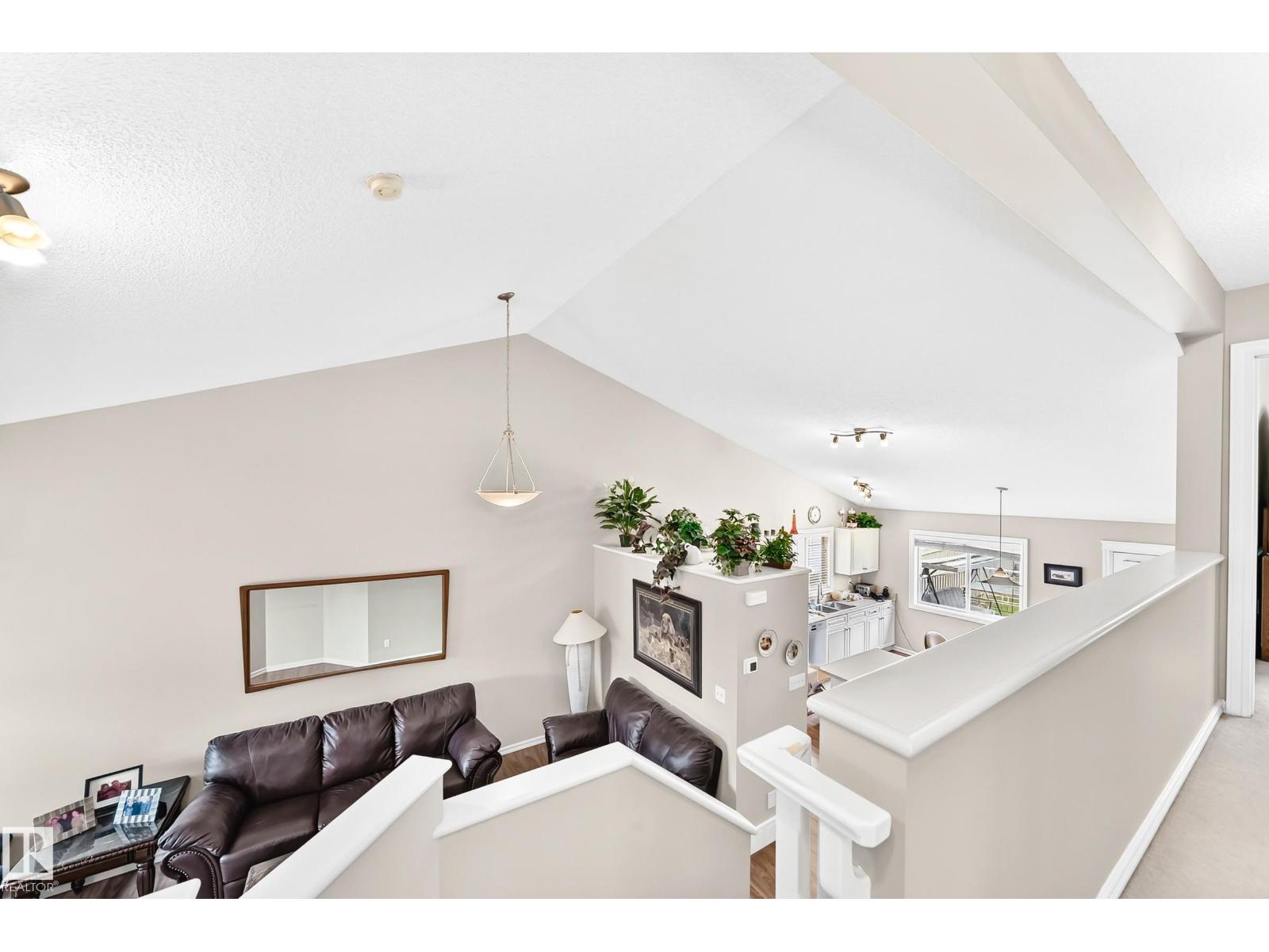 3226 30 AV NW - 36