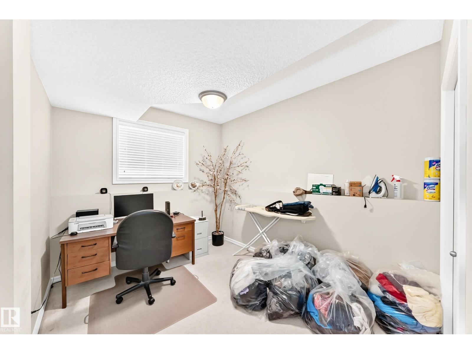 3226 30 AV NW - 39