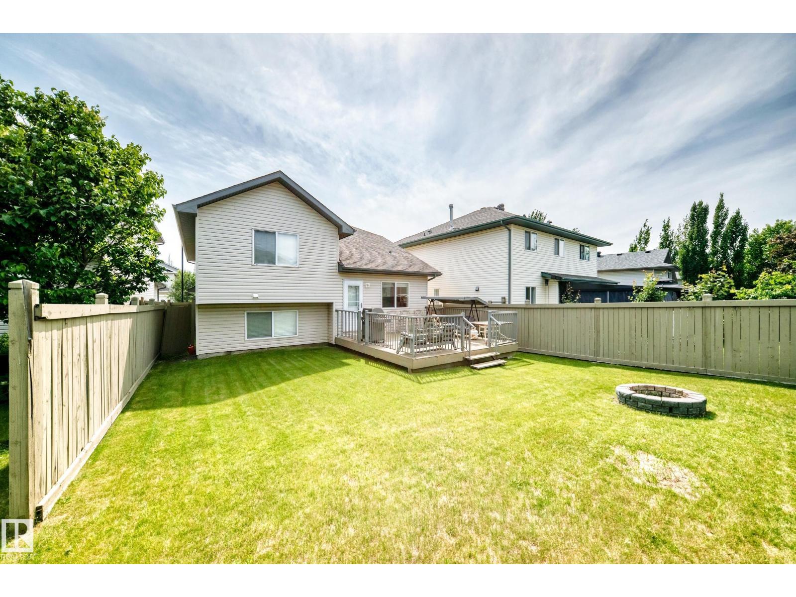 3226 30 AV NW - 53