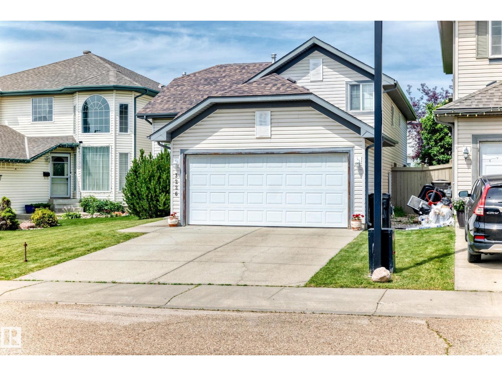 3226 30 AV NW - 57