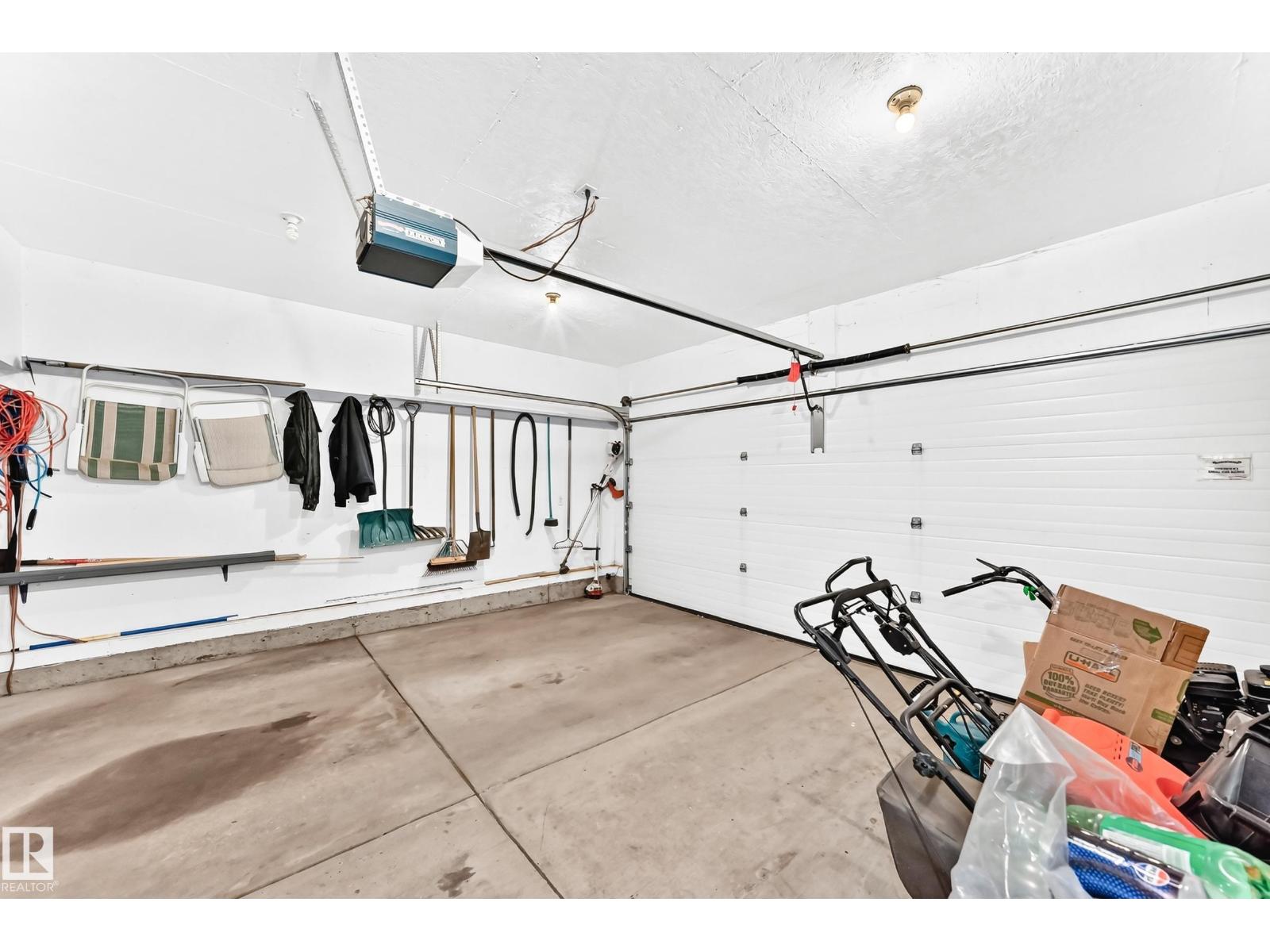3226 30 AV NW - 49