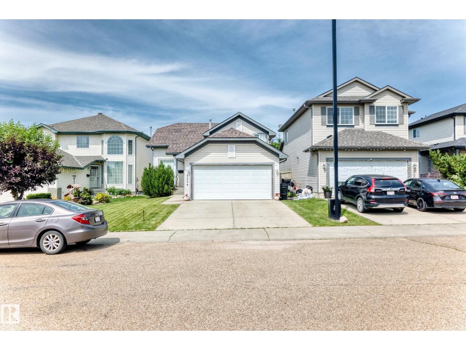 3226 30 AV NW - 56