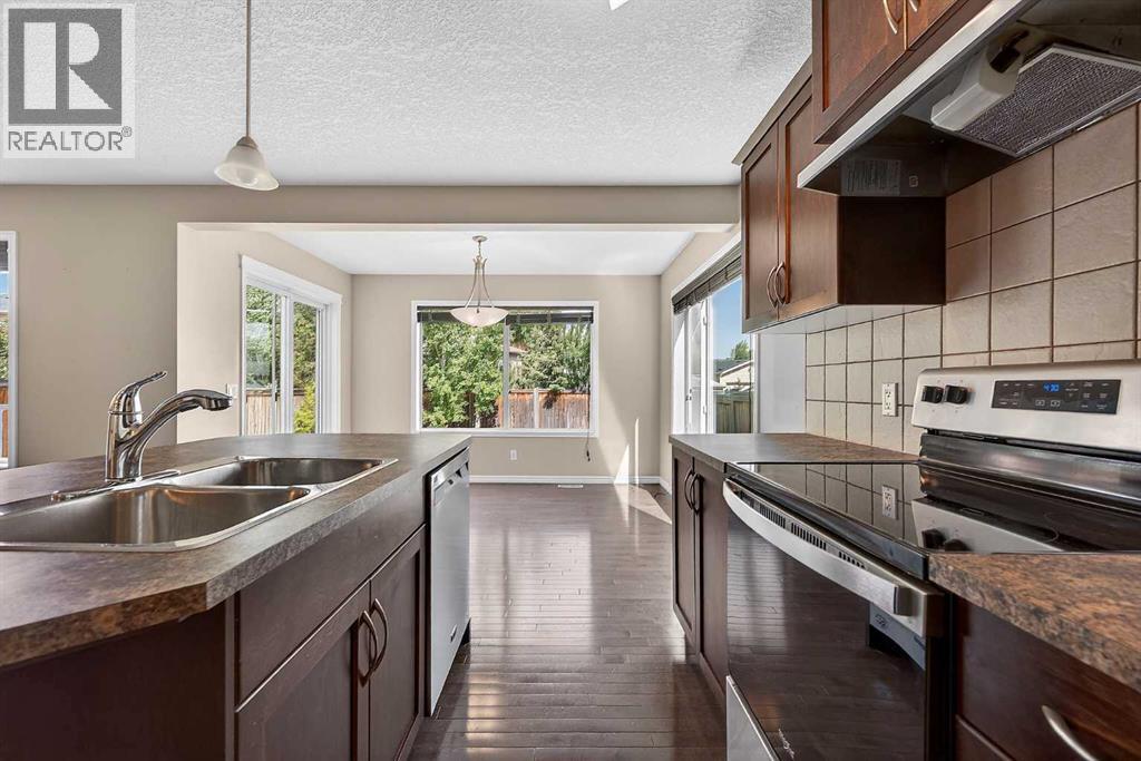 162 Cranwell Square SE - 16