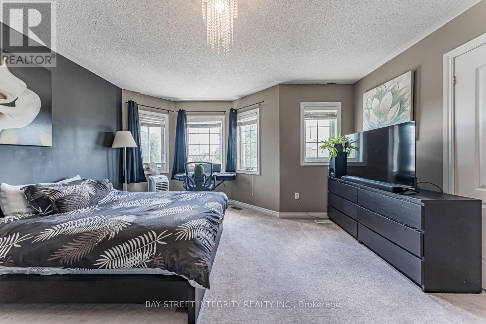221 WOODSPRING AVENUE - 17
