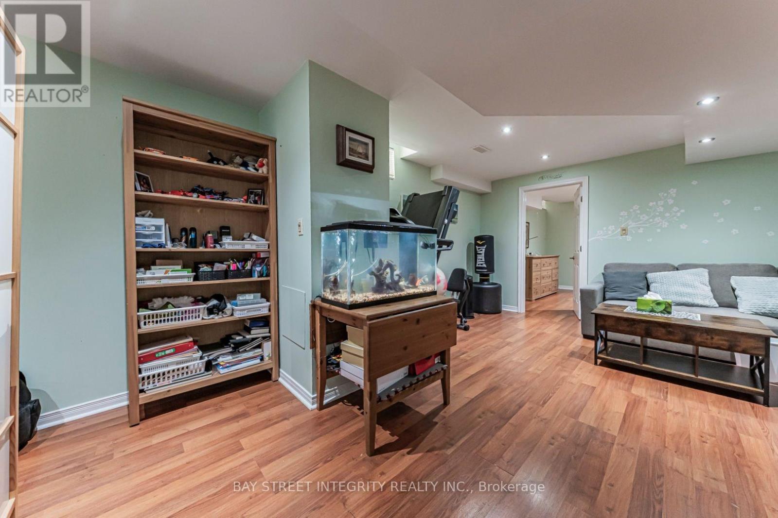 221 WOODSPRING AVENUE - 25