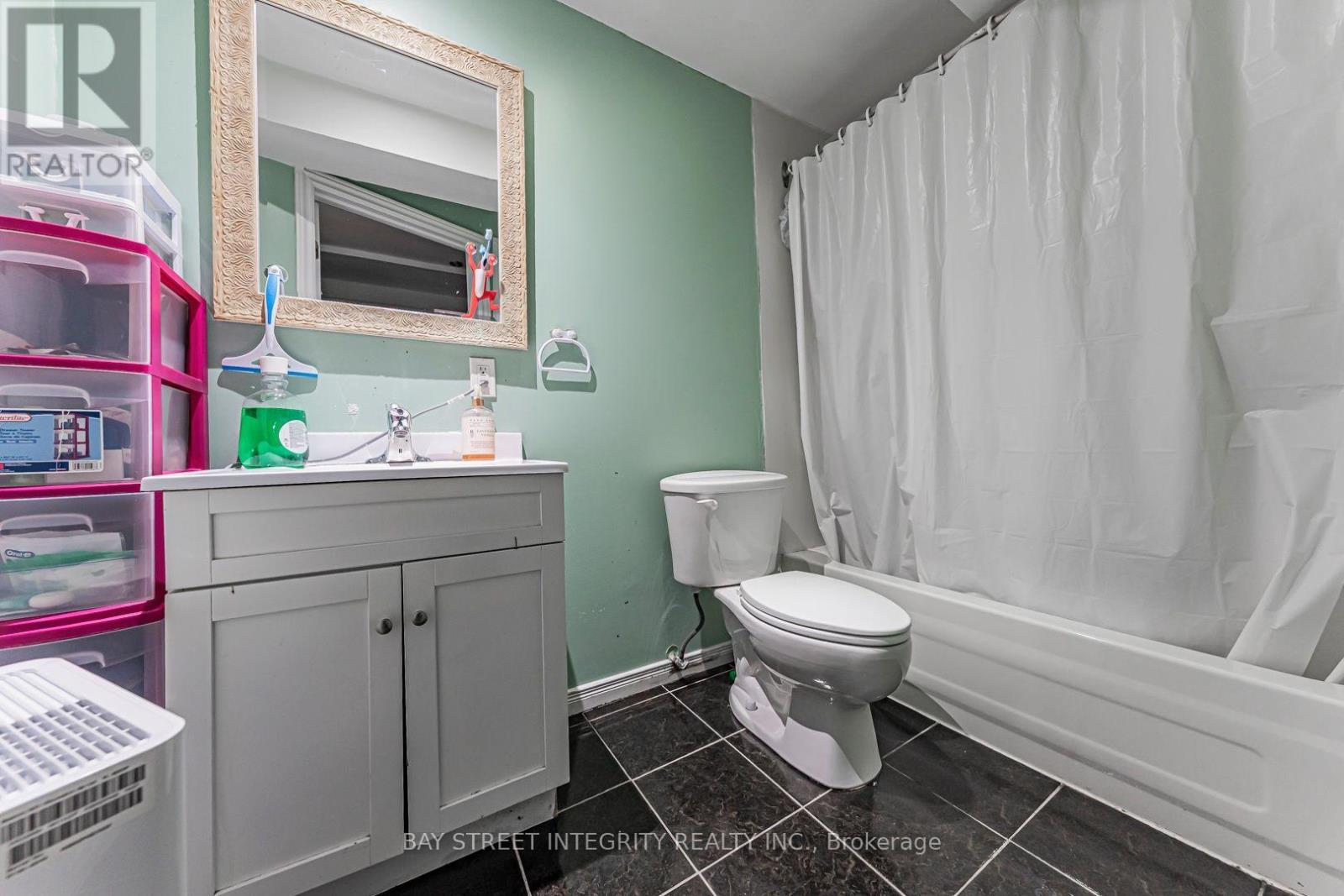 221 WOODSPRING AVENUE - 27