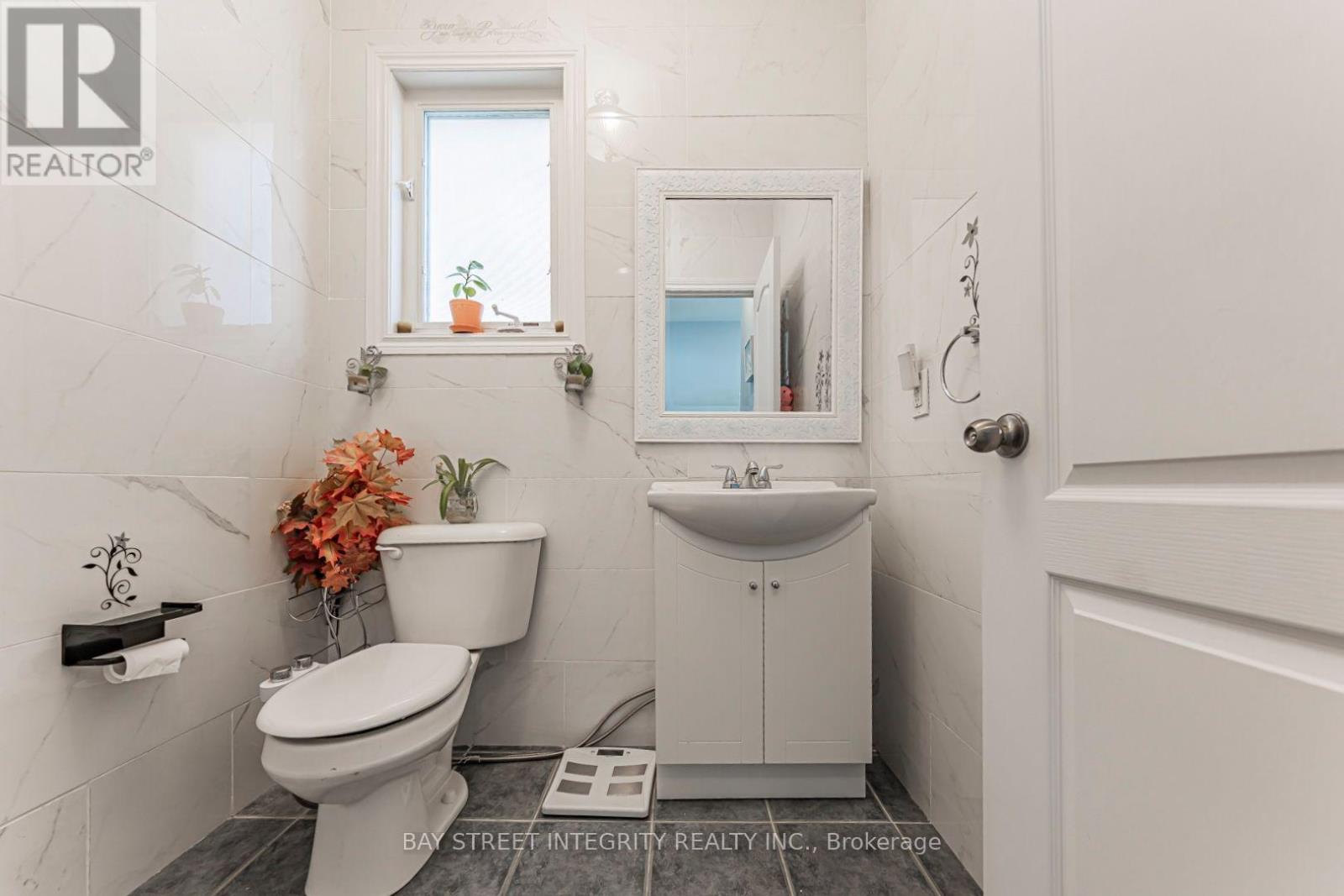 221 WOODSPRING AVENUE - 4