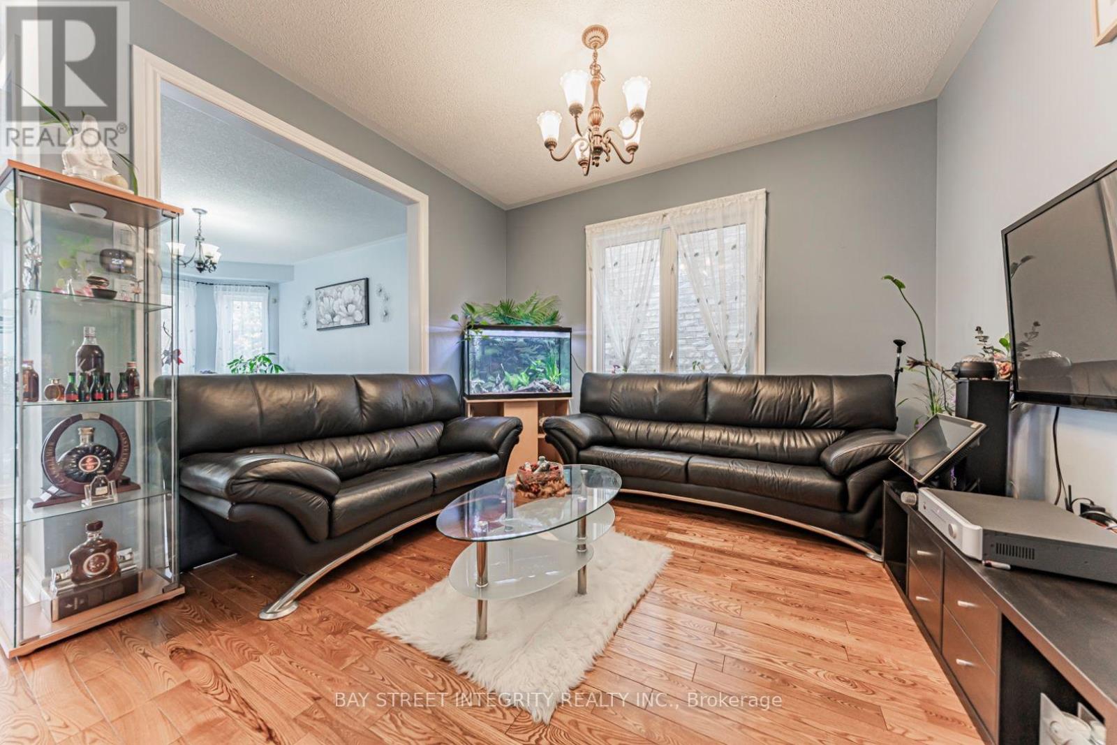 221 WOODSPRING AVENUE - 5