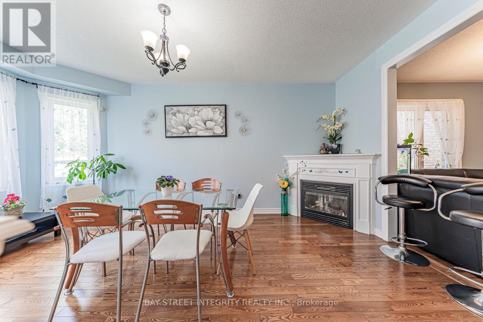 221 WOODSPRING AVENUE - 6