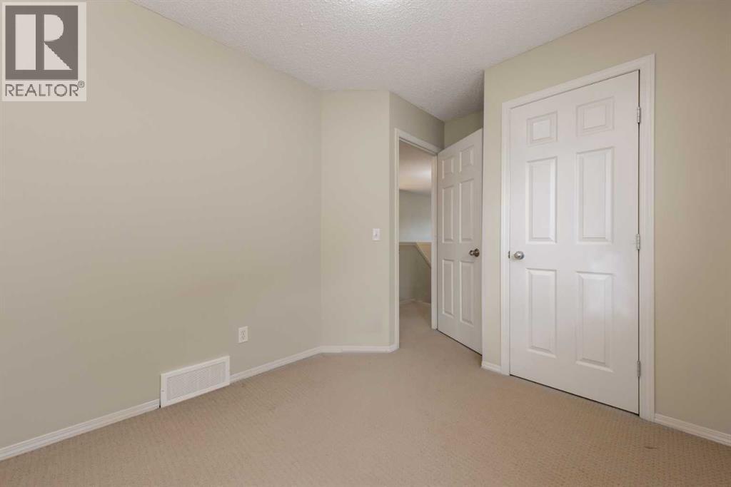 276 Taralake Terrace NE - 25