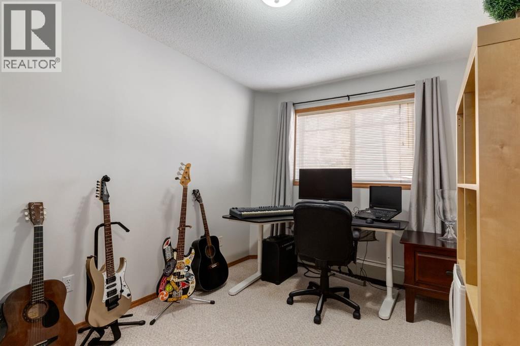 #101 11 Somervale View SW - 17
