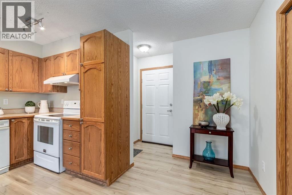 #101 11 Somervale View SW - 10
