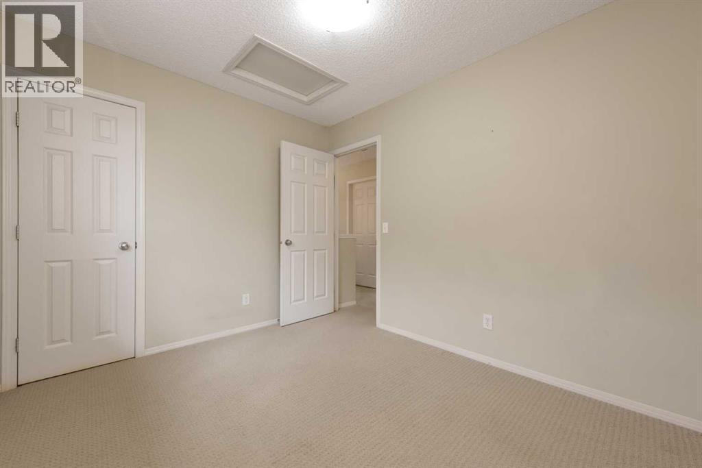 276 Taralake Terrace NE - 23