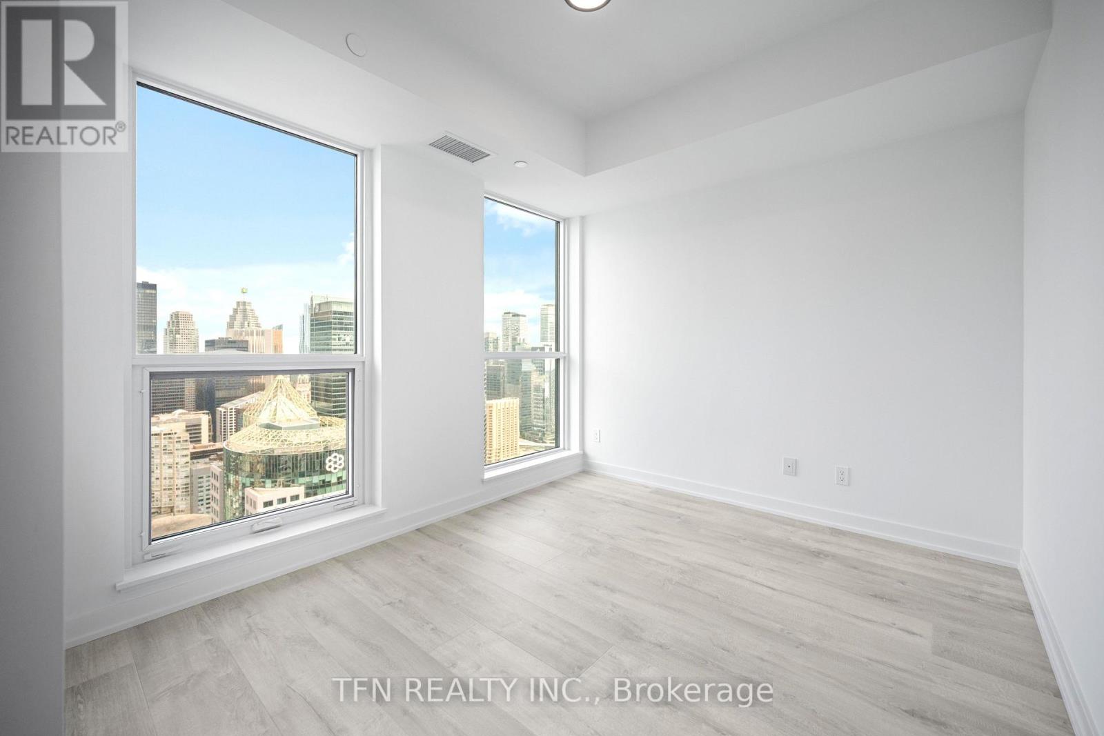 #4506 327 KING STREET W - 12