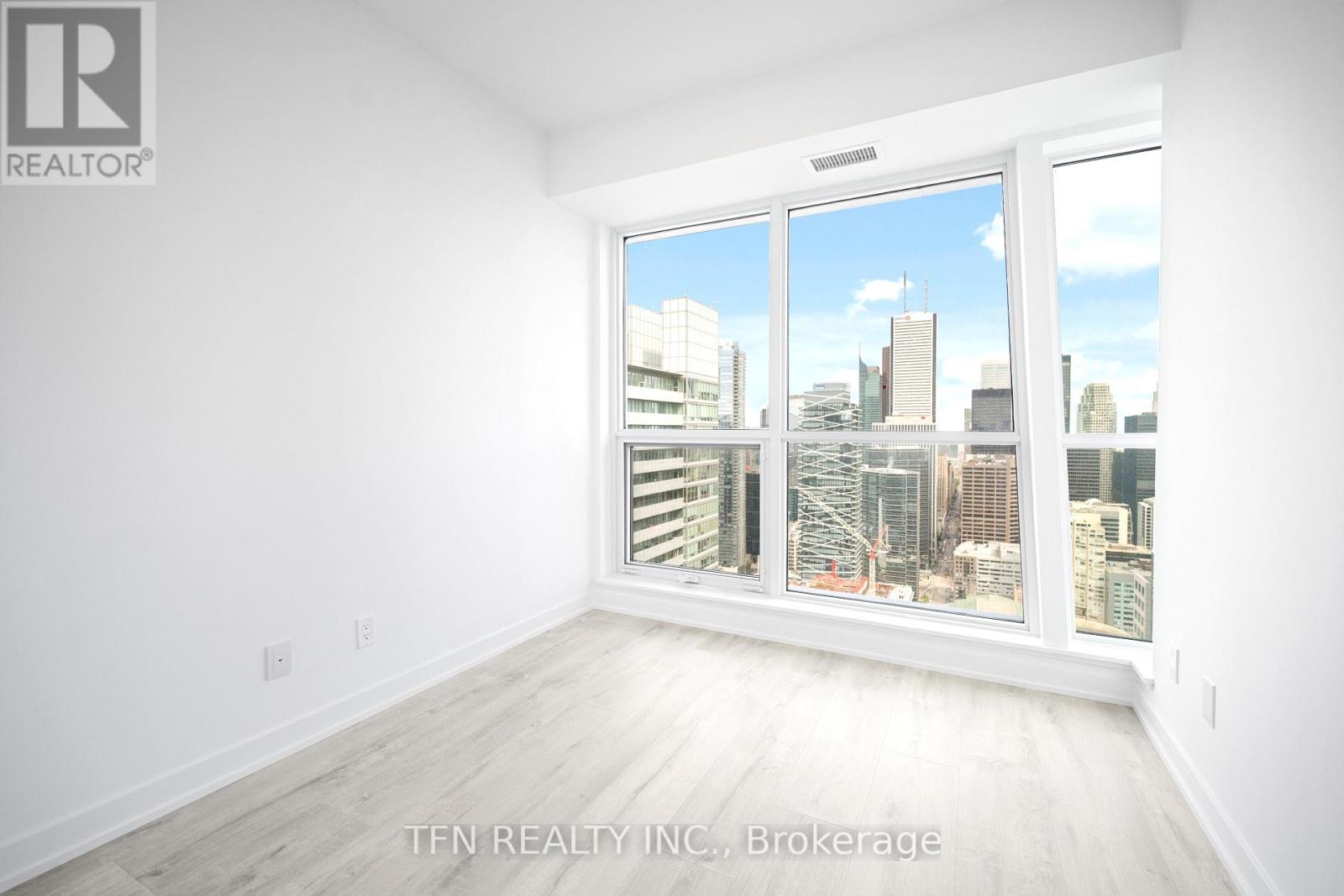 #4506 327 KING STREET W - 13