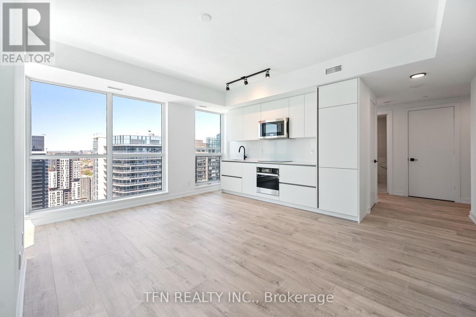 #4505 327 KING STREET W - 1
