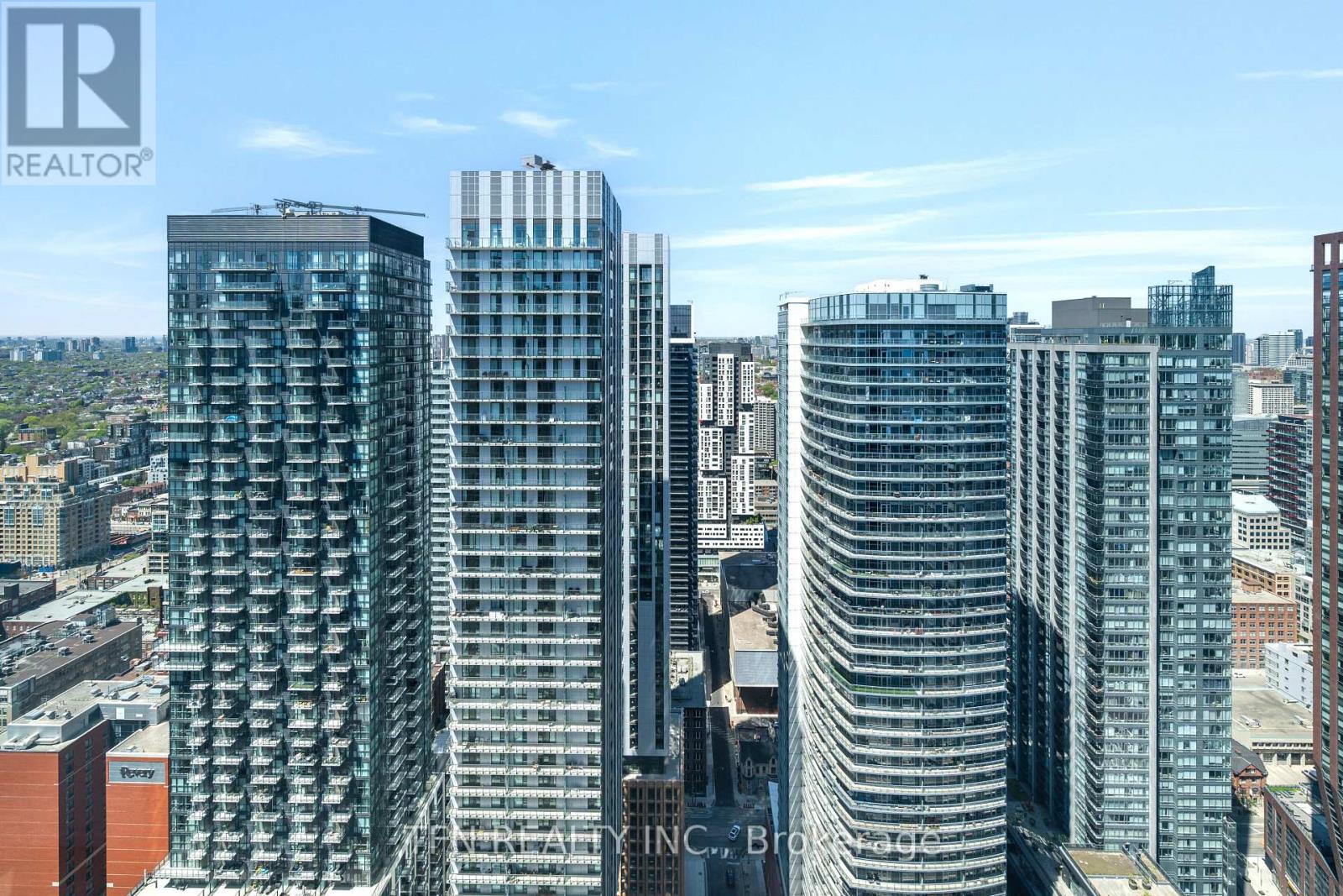 #4505 327 KING STREET W - 14