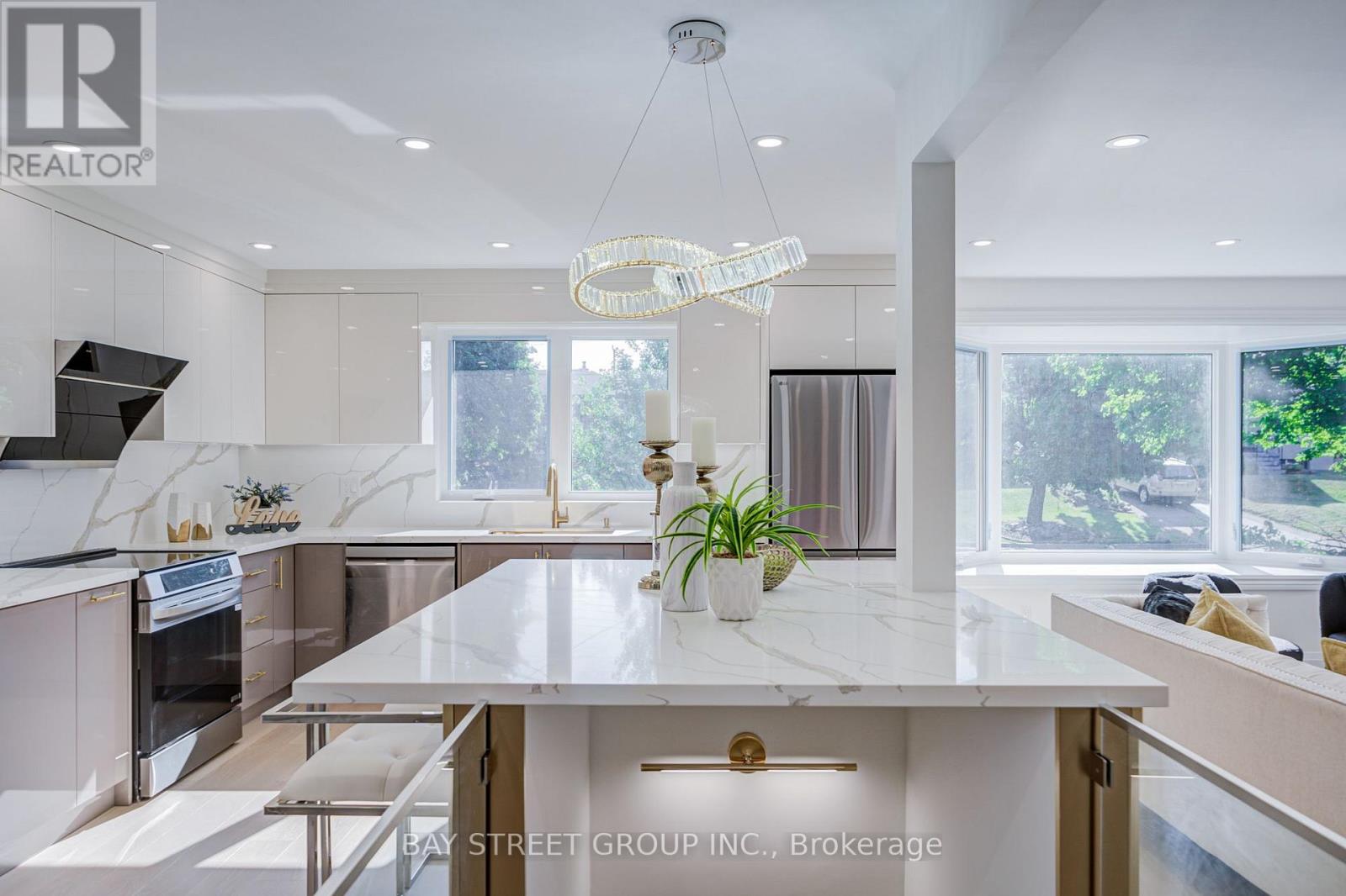 60 WARNER AVENUE - 18
