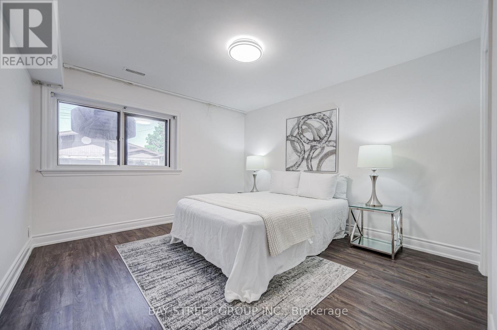 60 WARNER AVENUE - 32