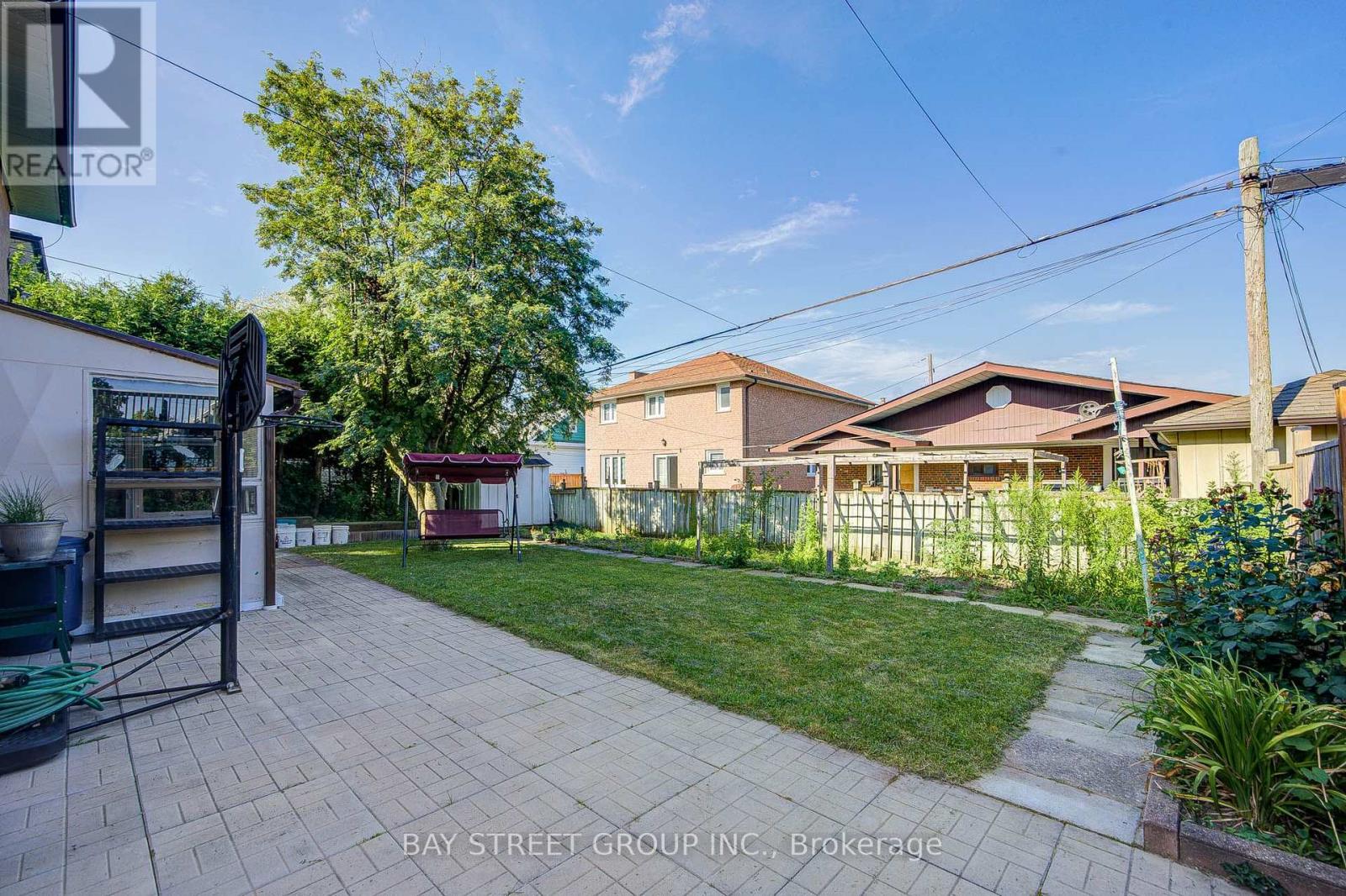 60 WARNER AVENUE - 37