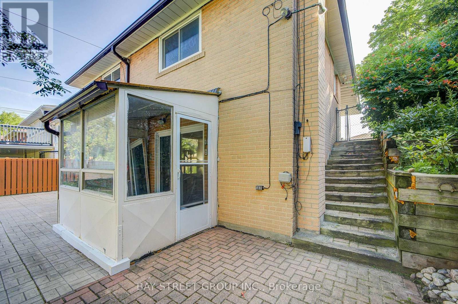 60 WARNER AVENUE - 40