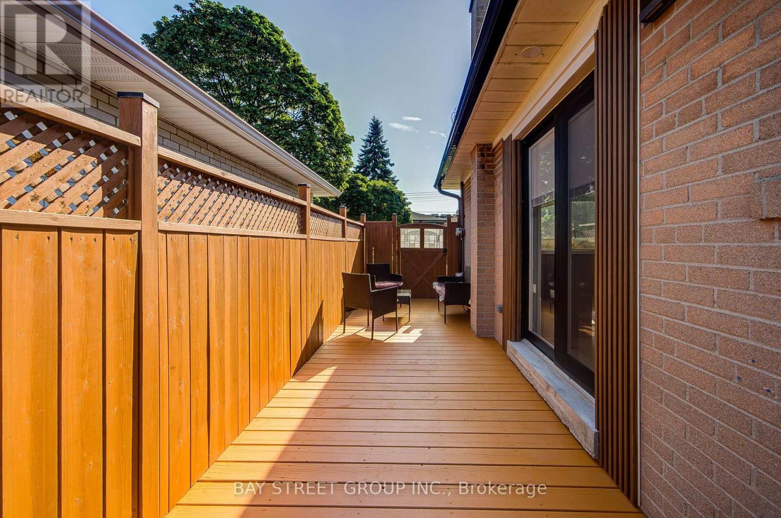60 WARNER AVENUE - 41