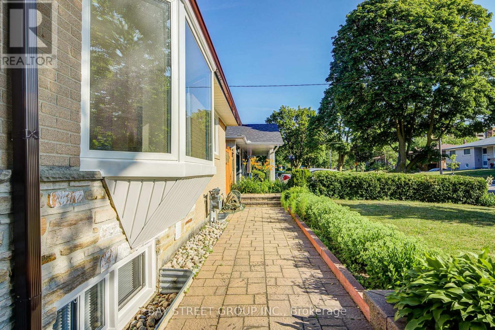 60 WARNER AVENUE - 45
