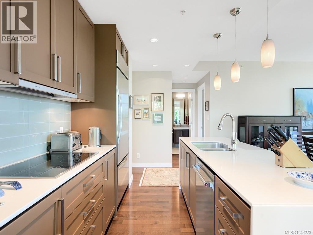 #412 999 Burdett Ave - 9