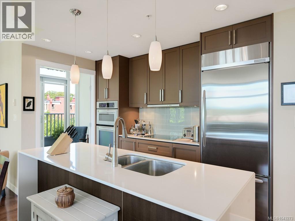 #412 999 Burdett Ave - 8