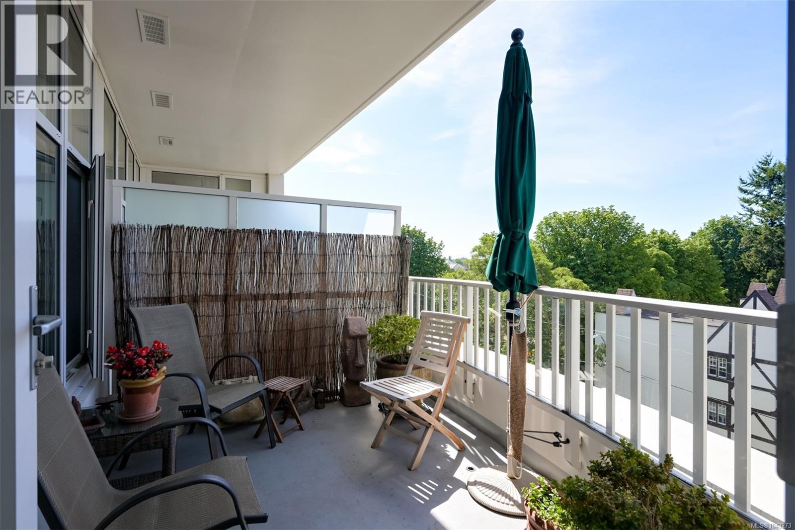 #412 999 Burdett Ave - 6