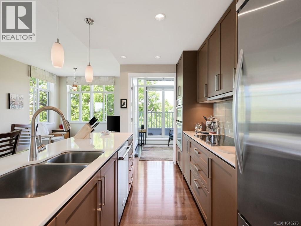 #412 999 Burdett Ave - 11