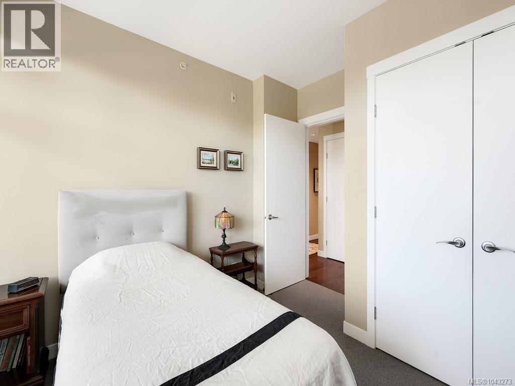 #412 999 Burdett Ave - 23