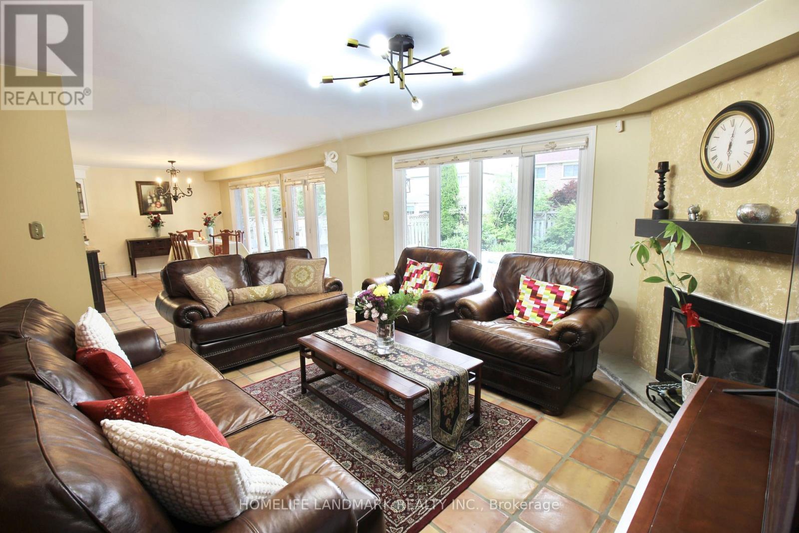 375 MANHATTAN DRIVE - 20